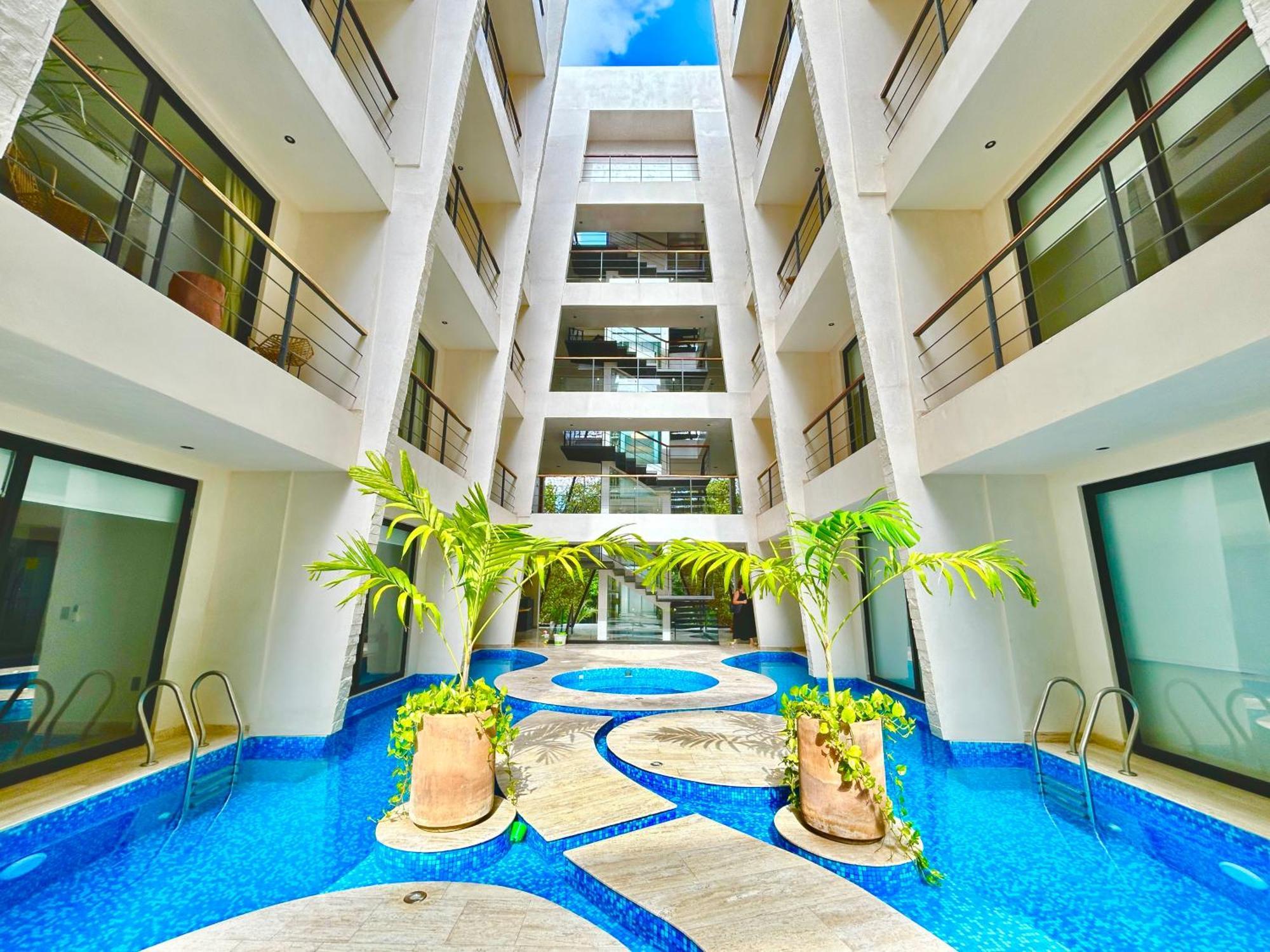 Beautiful Rooftop With Private Terrace, Amazing Pool With Aerial Views, Jacuzzi-sauna-gym-laundry-cinema-coworking Appartement *